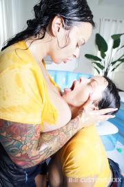 Extreme Oil Sex Fight! Gallery - Photo 20