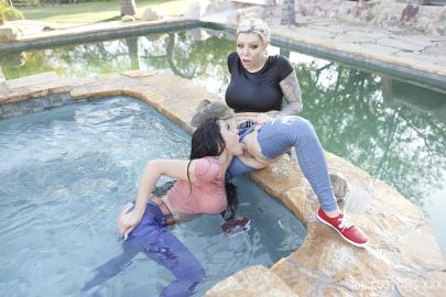 Wet & Wild: Karma Rx & Ginanna Grey’s Denim Makeout Meltdown Gallery - Photo 9